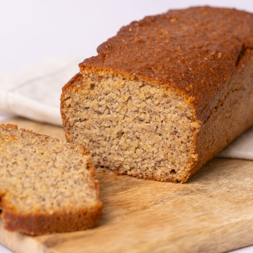 Banana Cake, glutenfreier veganer Bananenkuchen, angeschnitten, Isabella Glutenfreie Patisserie