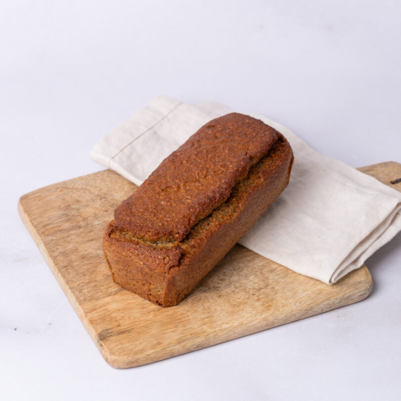 Banana Cake, glutenfreier veganer Bananenkuchen, angeschnitten, Isabella Glutenfreie Patisserie