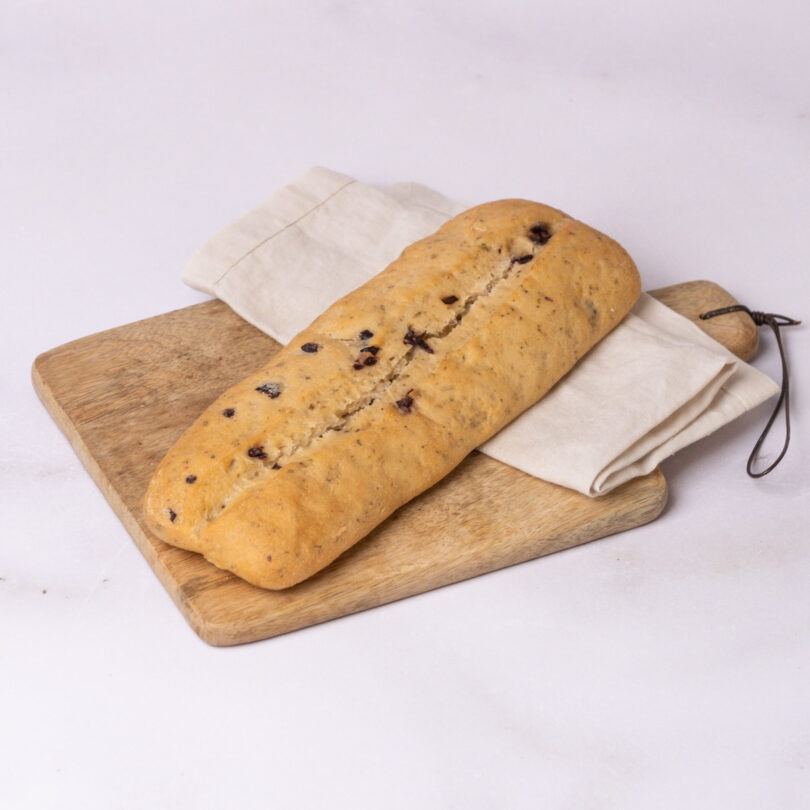 glutenfreies Bio Oliven-Ciabatta, glutenfreies veganes Brot angeschnitten, Isabella Glutenfreie Patisserie