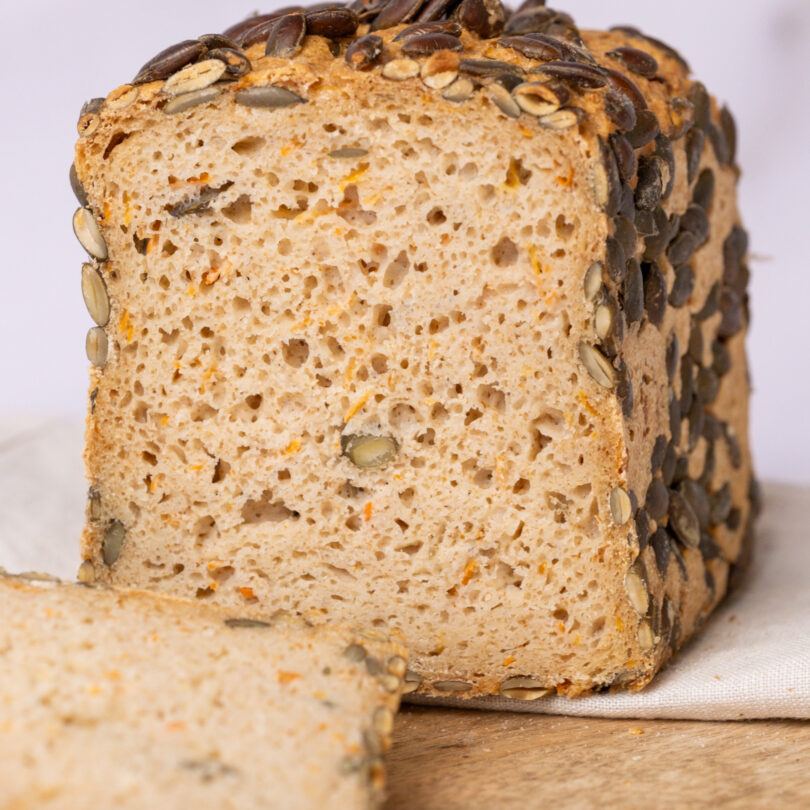 glutenfreies Karotten-Kürbiskern Brot