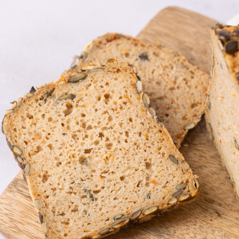 glutenfreies Karotten-Kürbiskern Brot
