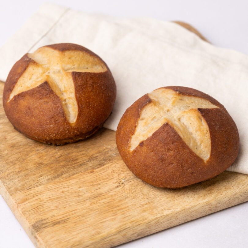 glutenfreie Bio laugenbrötchen, glutenfrei und vegan, Isabella Glutenfreie Patisserie, photo-1