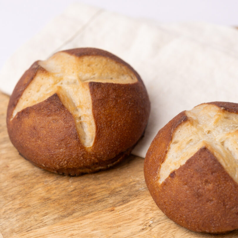 glutenfreie Bio laugenbrötchen, glutenfrei und vegan, Isabella Glutenfreie Patisserie, photo-1